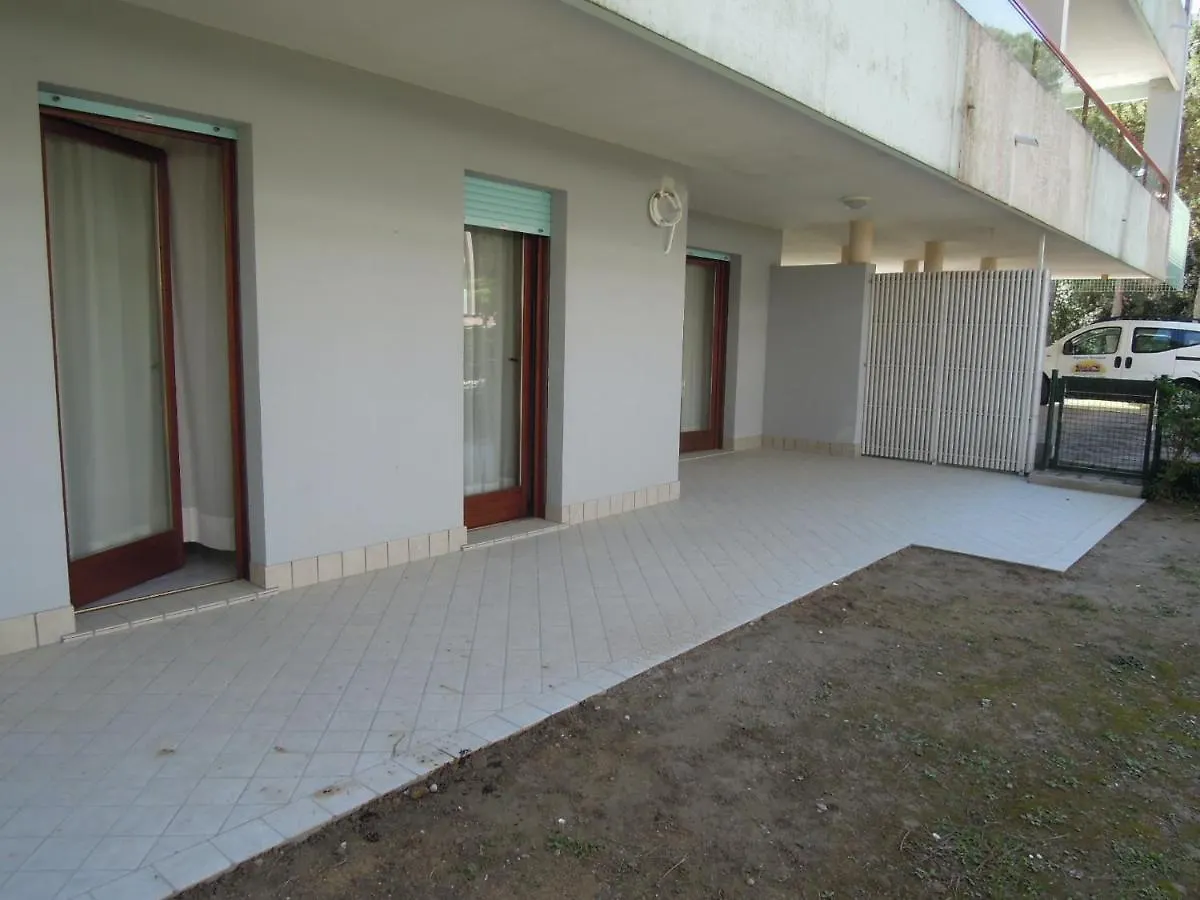Wonderful Apartment Close To The Beach With Garden Bibione