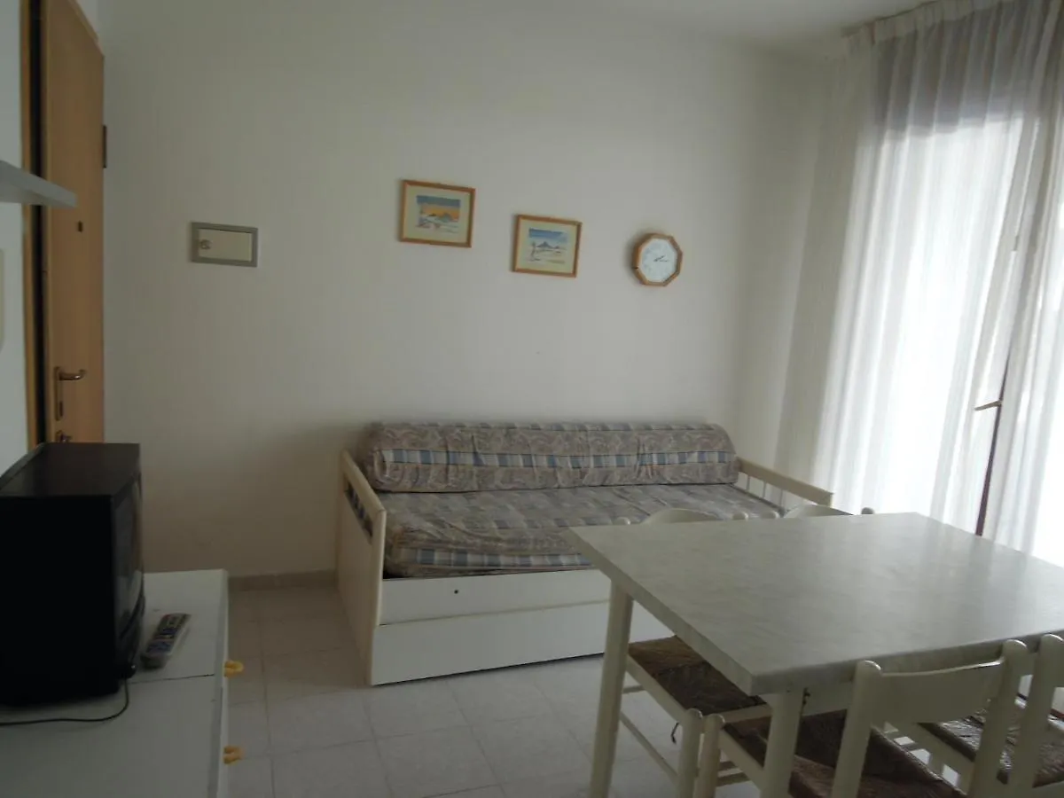 Wonderful Apartment Close To The Beach With Garden Bibione