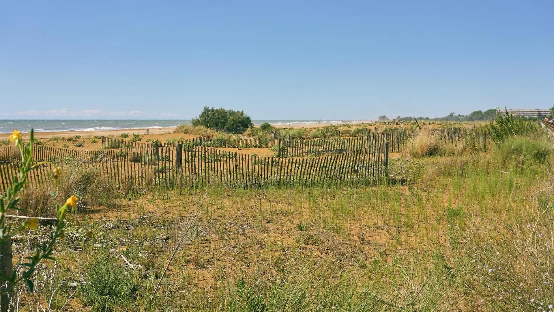 Wonderful Apartment Close To The Beach With Garden Bibione Italy